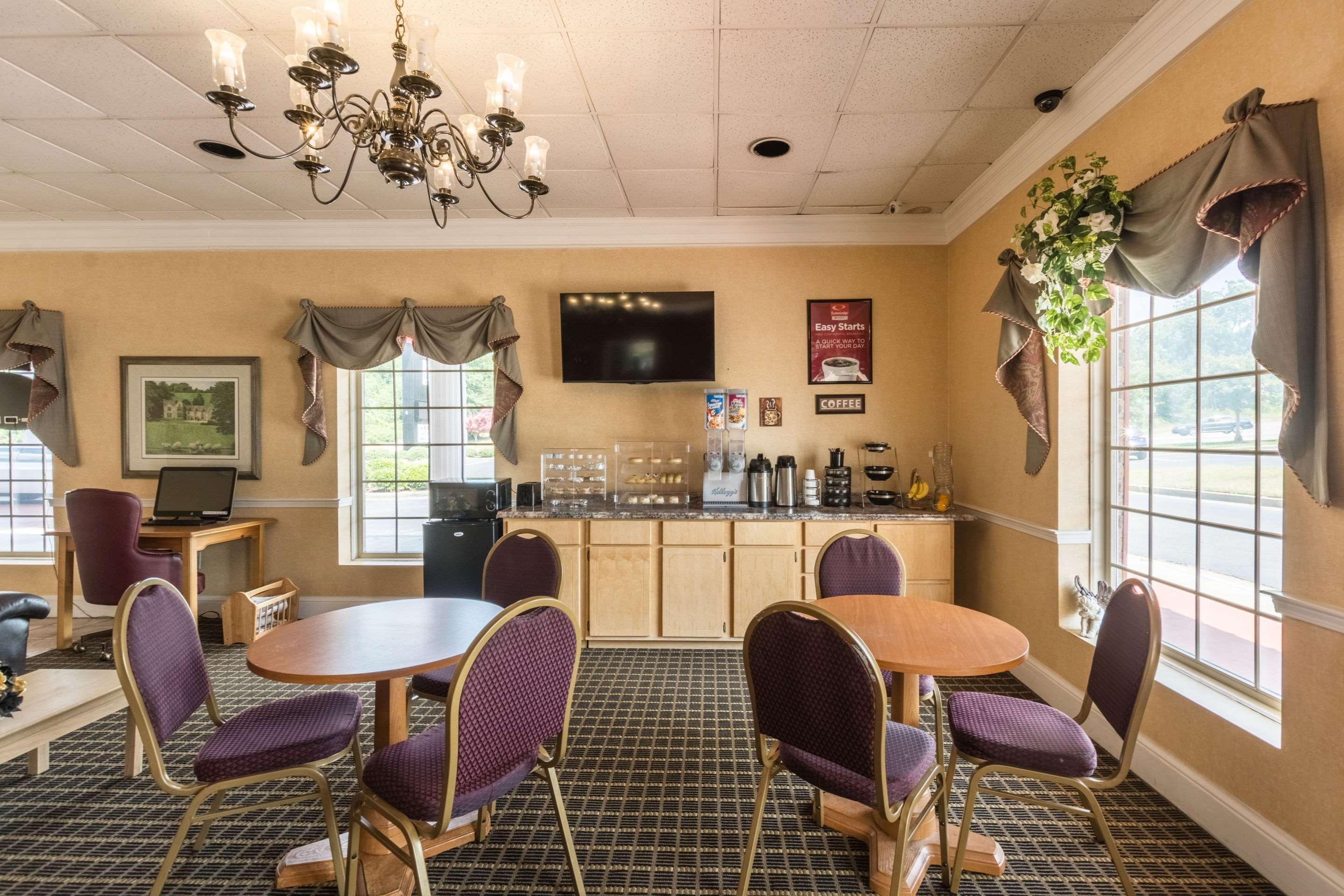 Econo Lodge Inn & Suites Orangeburg Exterior photo