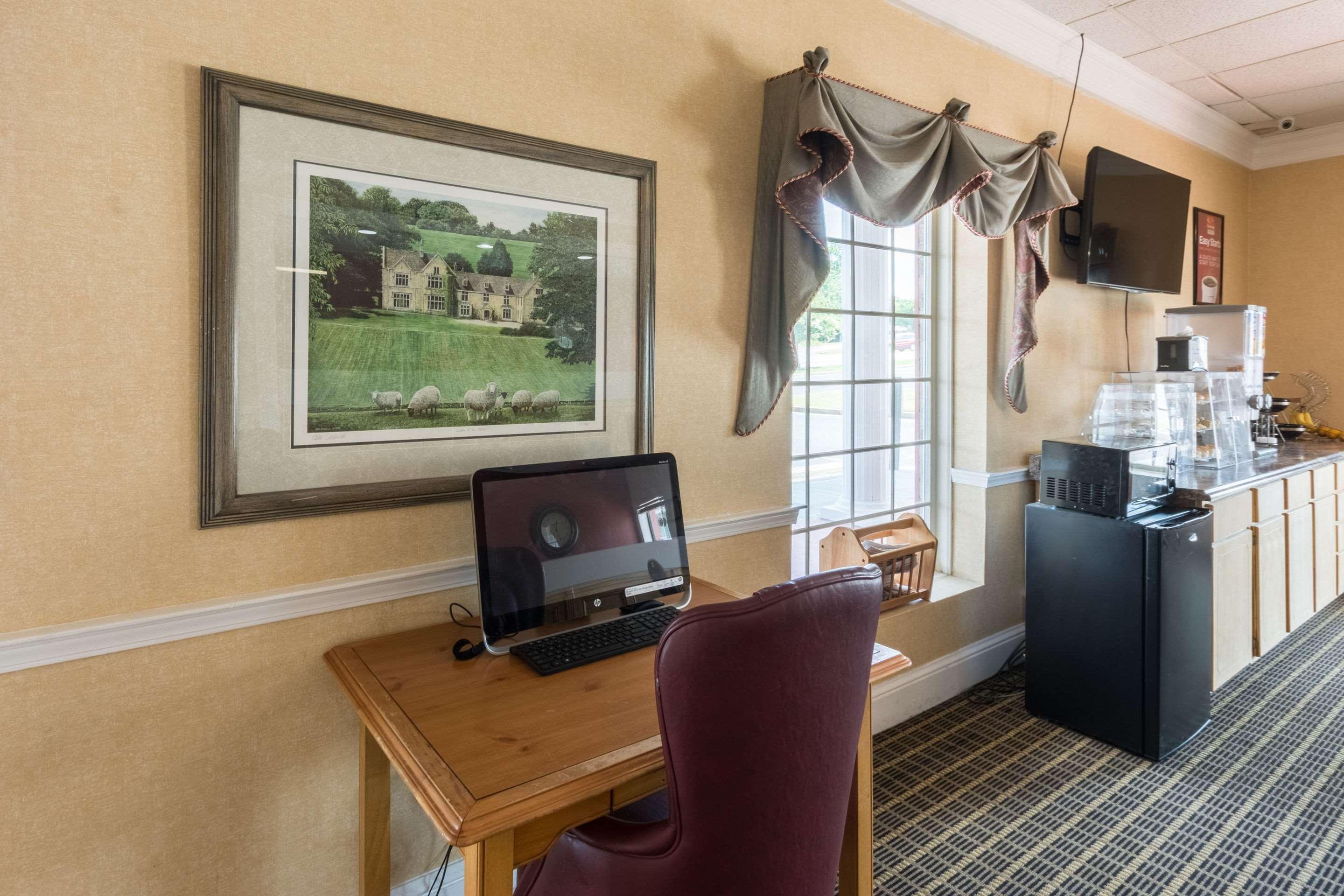 Econo Lodge Inn & Suites Orangeburg Exterior photo