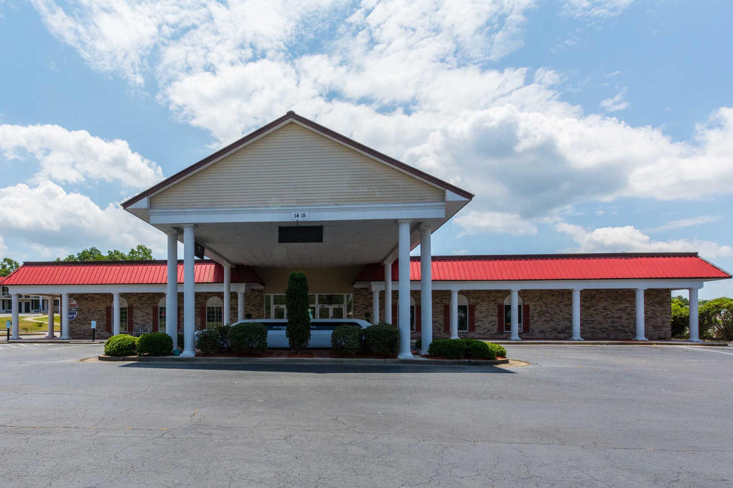 Econo Lodge Inn & Suites Orangeburg Exterior photo