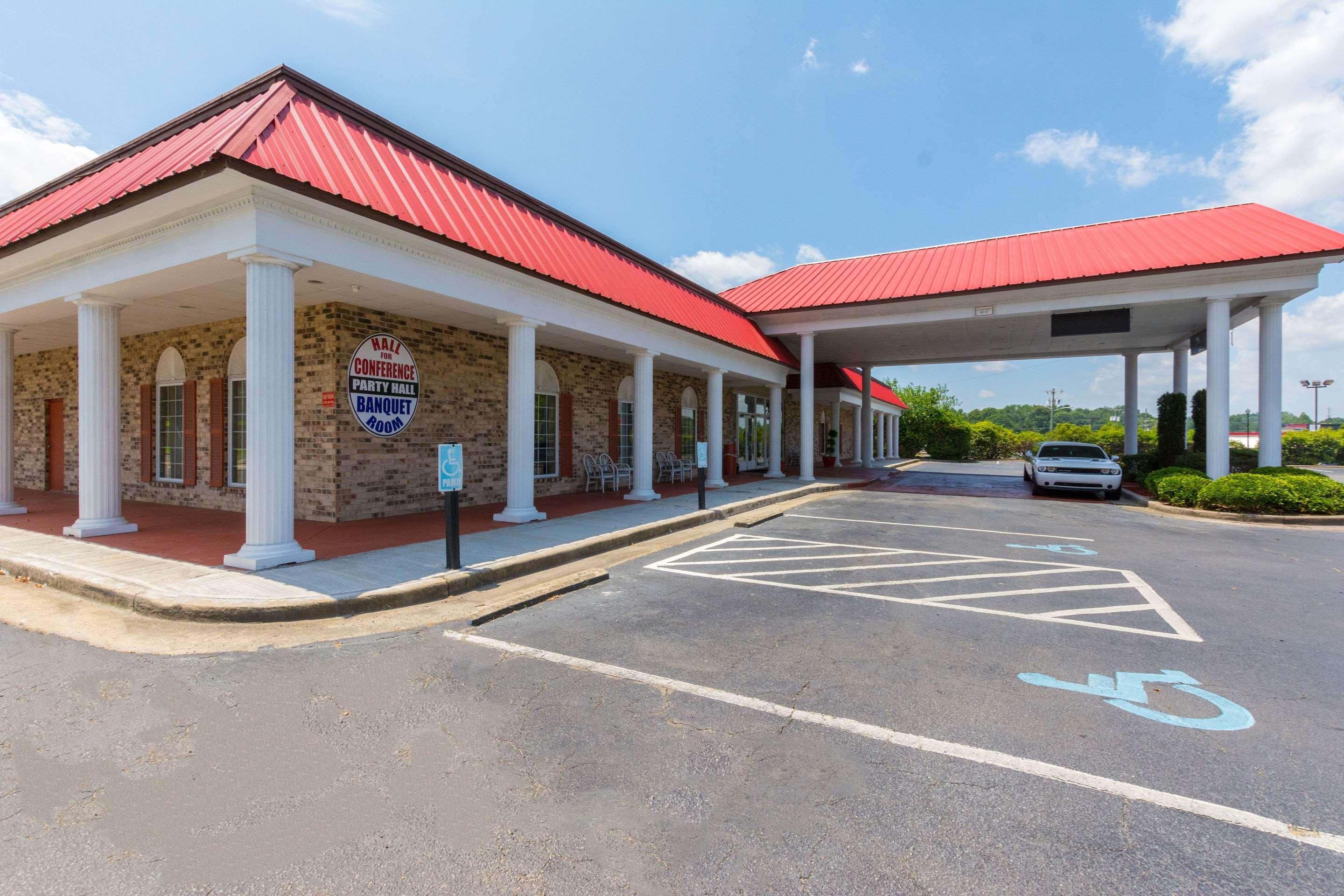 Econo Lodge Inn & Suites Orangeburg Exterior photo