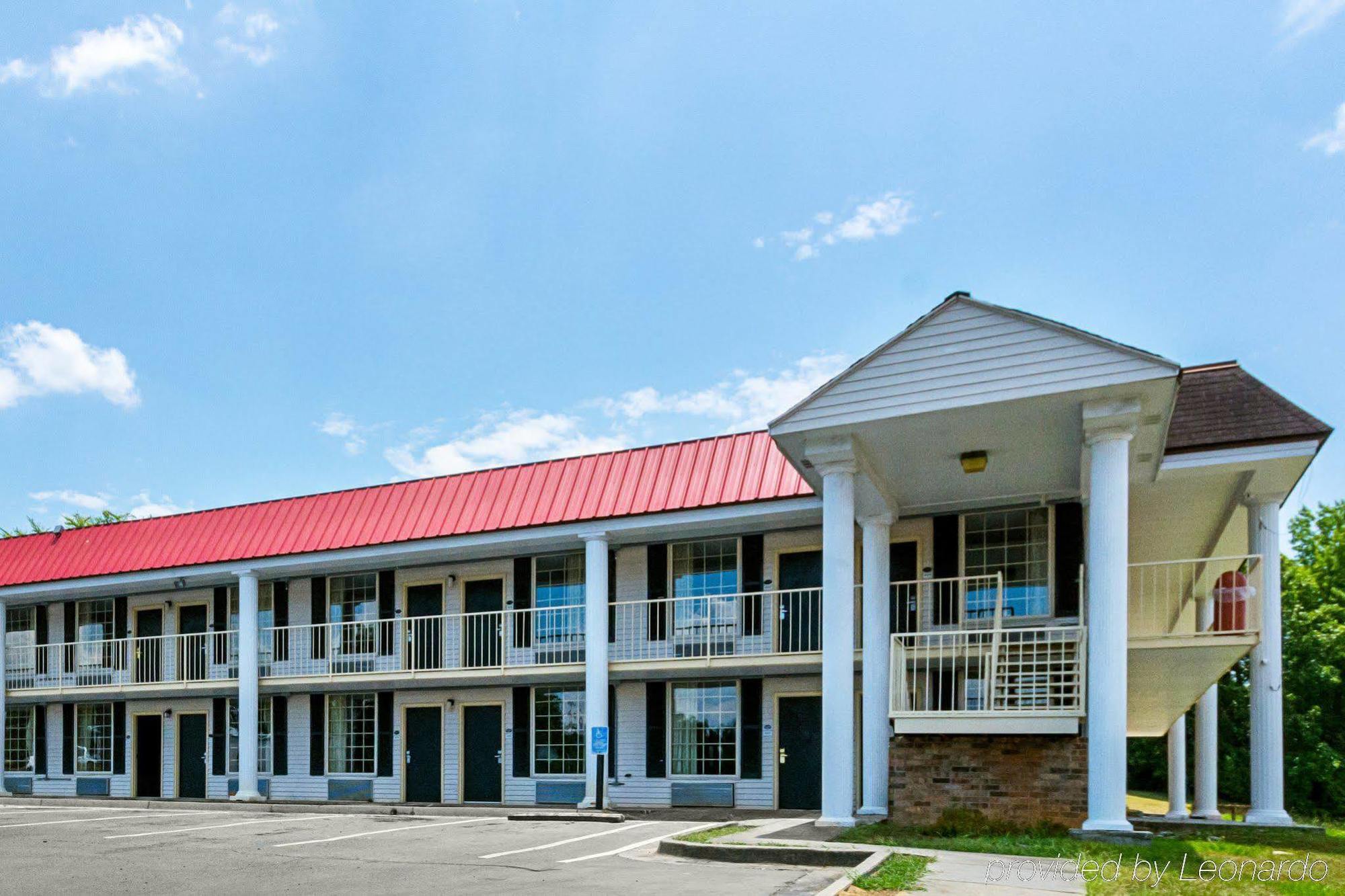 Econo Lodge Inn & Suites Orangeburg Exterior photo