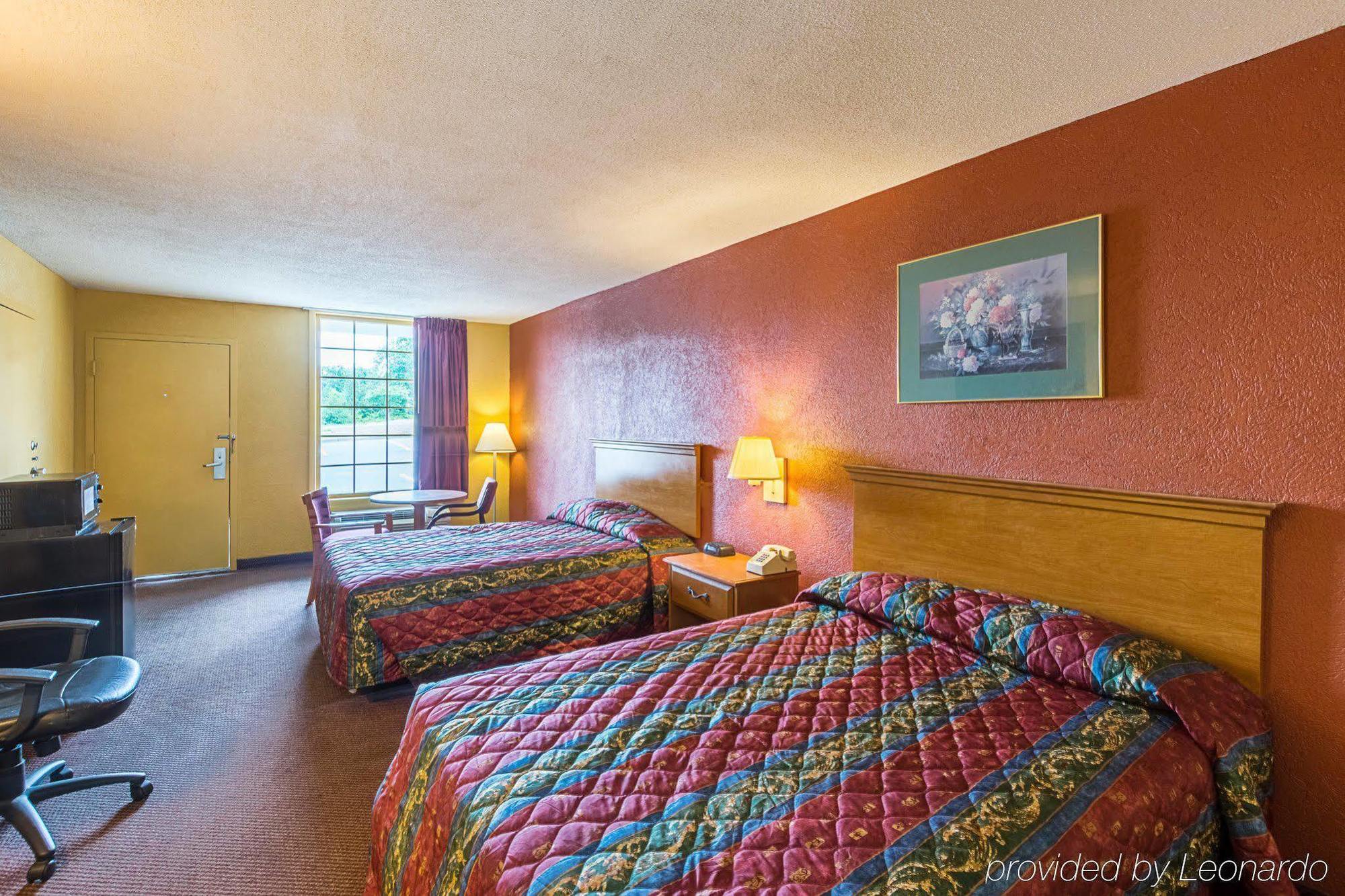Econo Lodge Inn & Suites Orangeburg Exterior photo